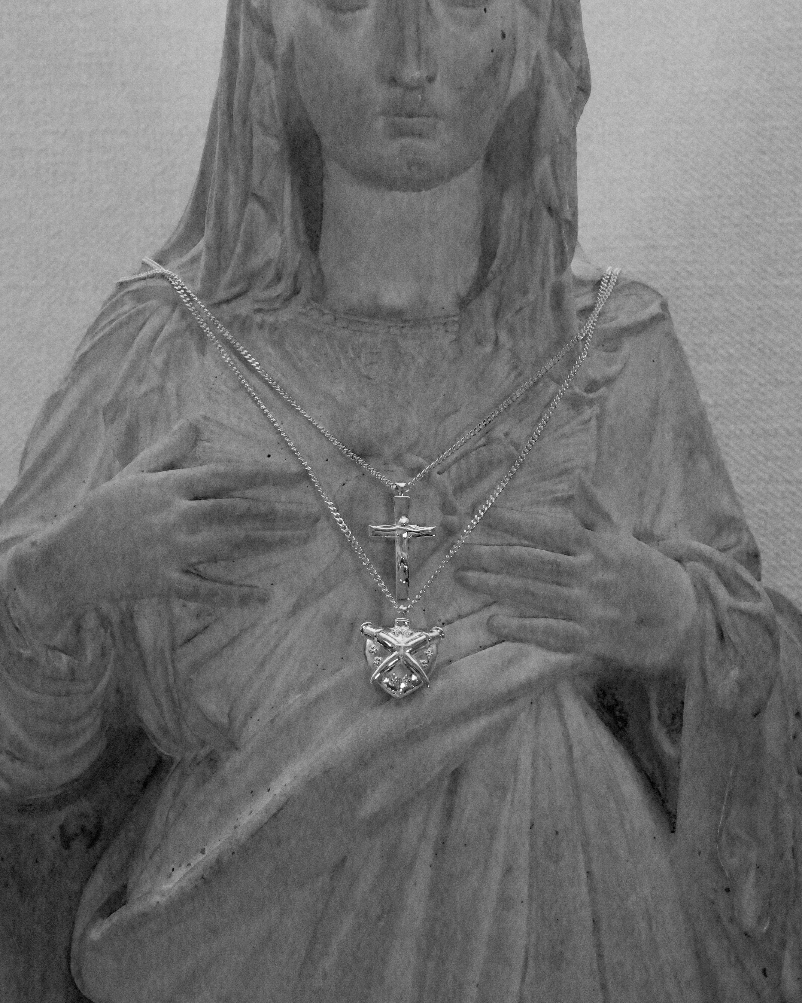 LE DIFESE necklace