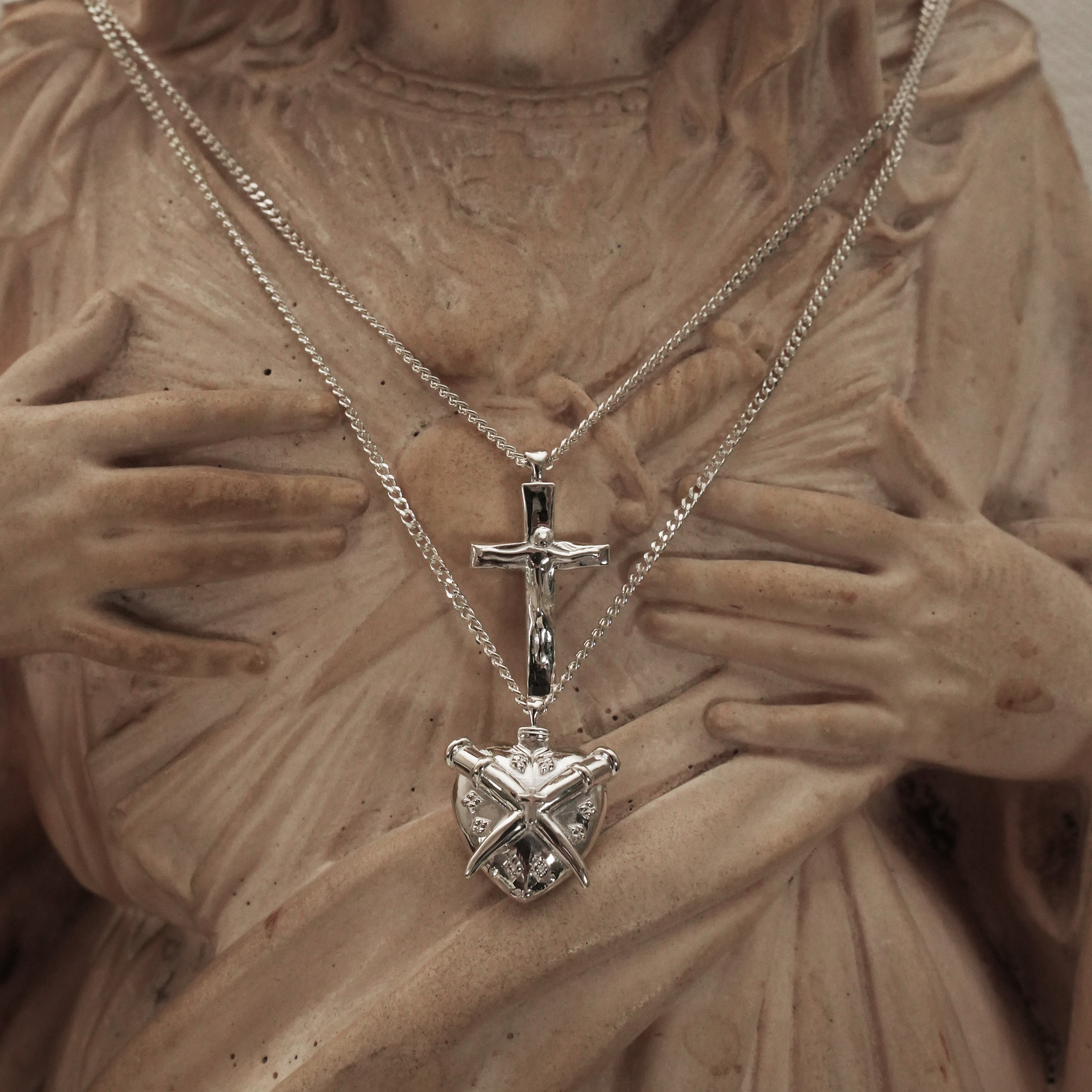 LE DIFESE necklace