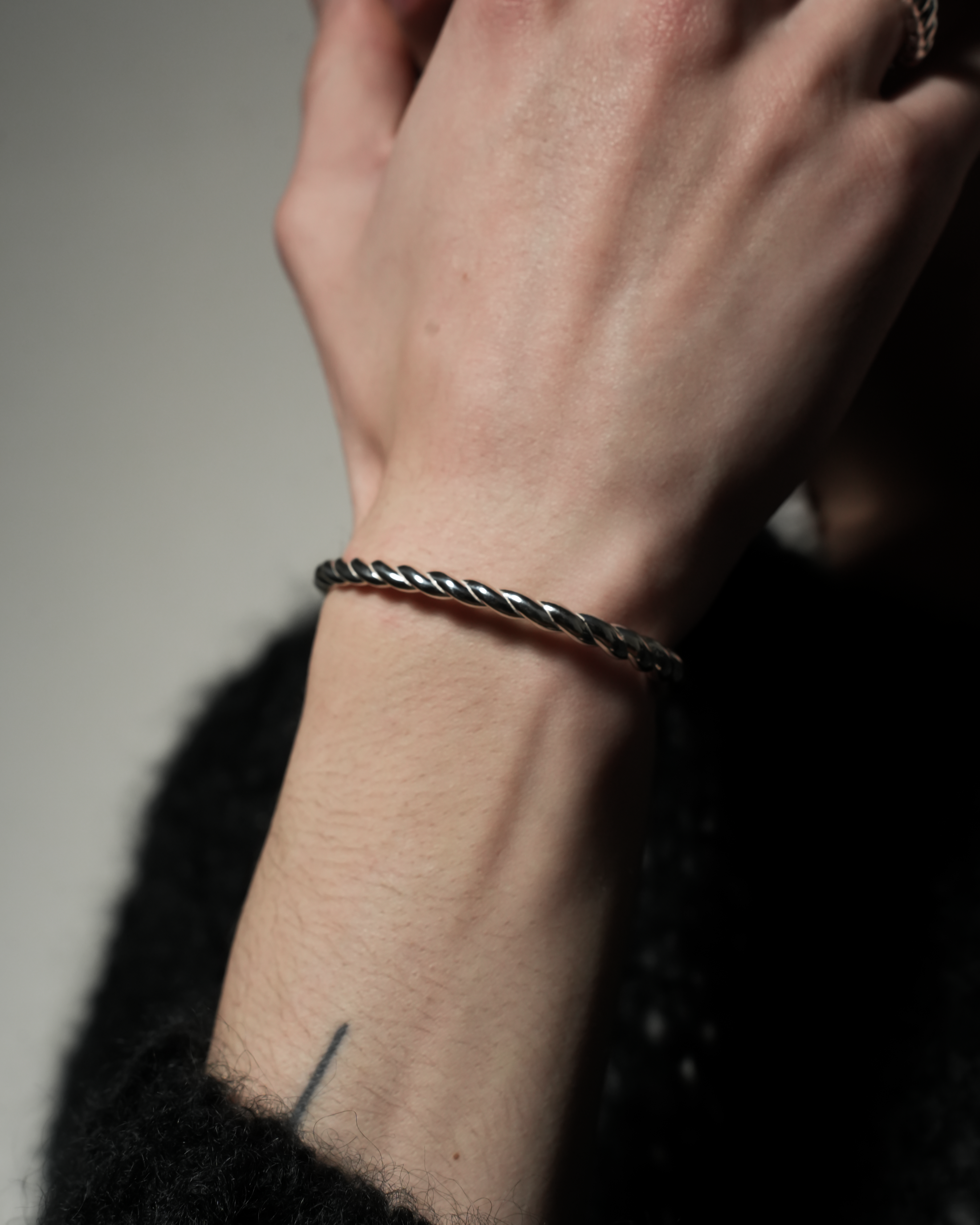 Twist Tide bangle【受注品】