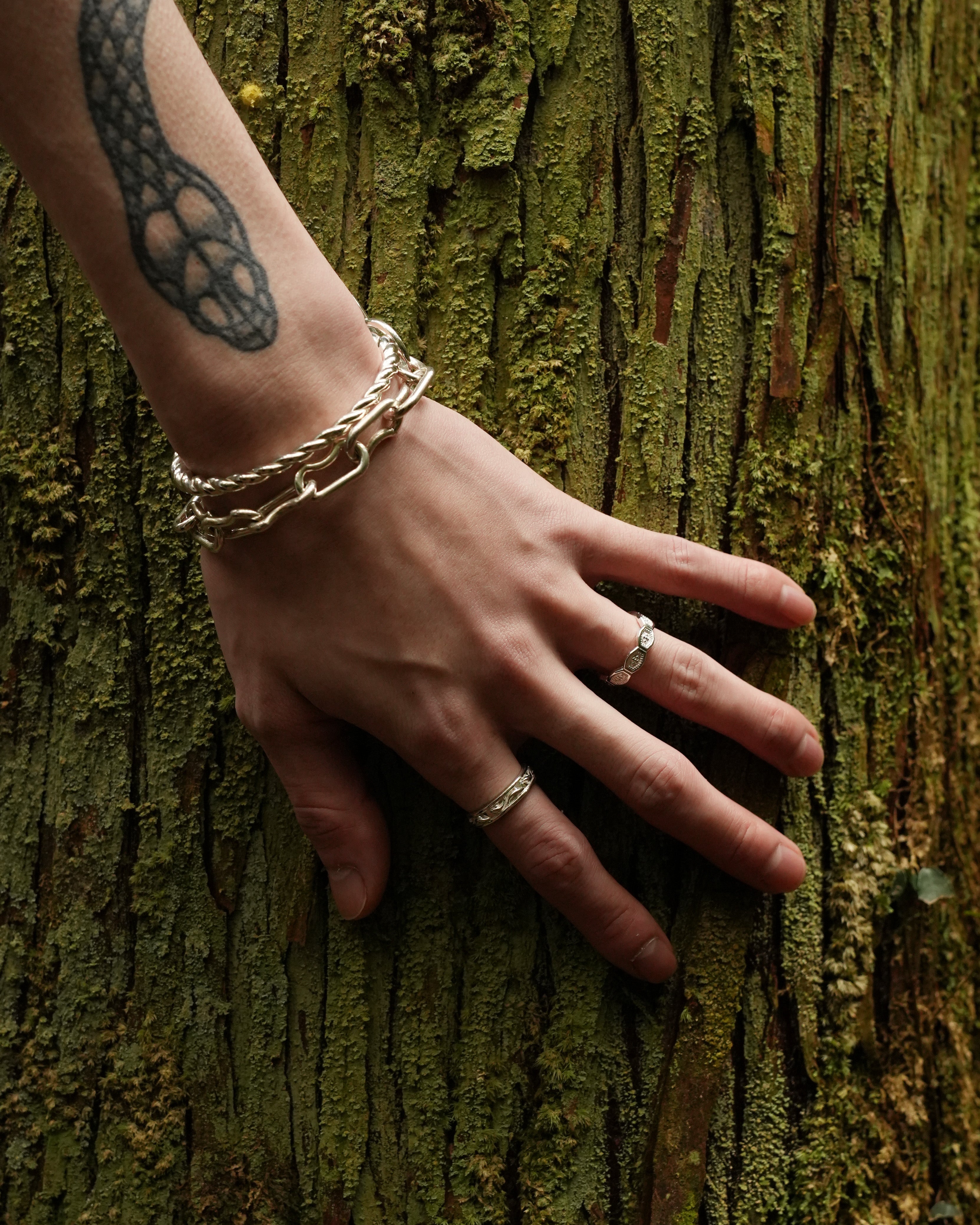 Twist Tide bangle【受注品】